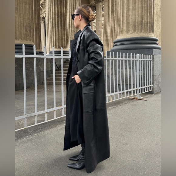 Terry Lewis Classic Luxuries coat - Picture 2 of 7